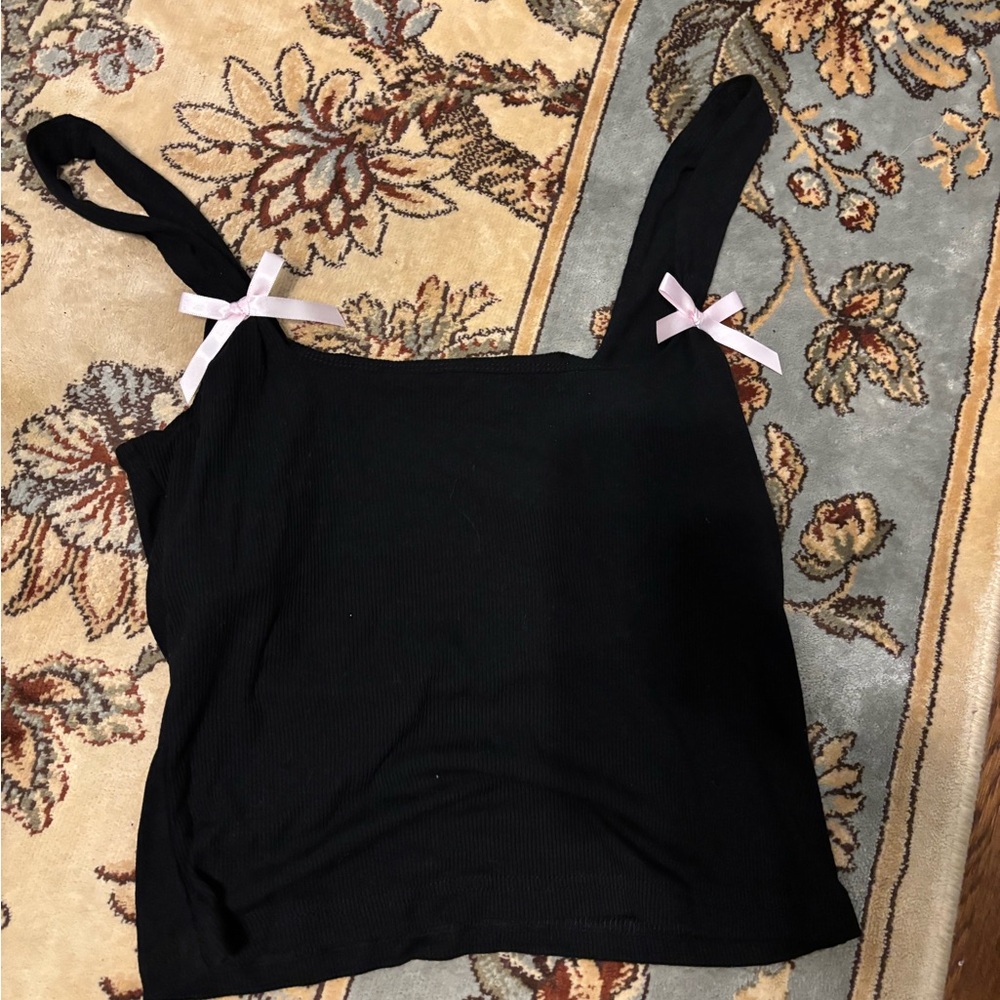 Edikted black cropped tank